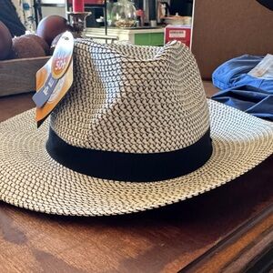 Wallaroo Sun Hat with UPF 50+ petite Charlie